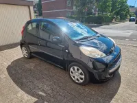 Gebraucht Peugeot 107 68 PS (50 kW) 2011 Schwarz Kleinwagen