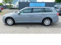 Gebraucht VW Passat 150 PS (110 kW) 2023 Mondsteingrau Kombi