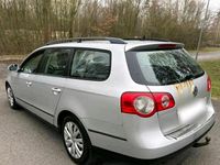 Usado VW Passat 105 HP (77 kW) 2006 Cinzento Carrinha