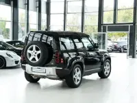 Gebraucht Land Rover Defender SE 200 PS (147 kW) 2022 Santorini black SUV