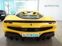 Gebraucht Ferrari 296 829 PS (609 kW) 2024 Giallo triplo strato Cabrio