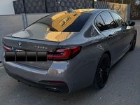 Gebraucht BMW 545e Performance 394 PS (289 kW) 2022 Grau Limousine