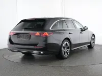 Gebraucht Mercedes E220 Avantgarde 197 PS (144 kW) 2025 Schwarz Limousine