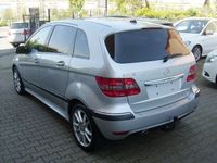 Gebraucht Mercedes B200 140 PS (102 kW) 2009 Silber Van / Kleinbus