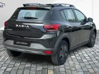 Neu Dacia Sandero Essentiel 91 PS (66 kW) 2025 Schwarz SUV