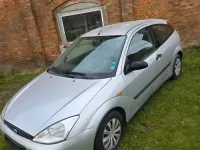Gebraucht Ford Focus 75 PS (55 kW) 1999 Silber Kleinwagen