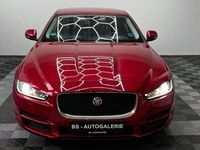 Gebraucht Jaguar XE Pure 163 PS (119 kW) 2018 Rot Limousine
