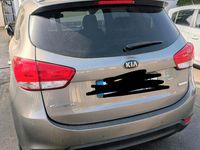 Gebraucht Kia Carens 135 PS (99 kW) 2014 Grau Van / Kleinbus