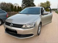 Gebraucht VW Jetta 105 PS (77 kW) 2012 Limousine
