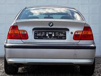 Gebraucht BMW 318 143 PS (105 kW) 2002 Silber Limousine