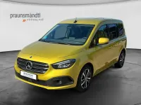 Gebraucht Mercedes T180 Progressive 116 PS (85 kW) 2025 Gelb Van / Kleinbus
