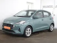 Gebraucht Hyundai i10 Trend 67 PS (49 kW) 2022 Grün Kleinwagen