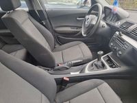 Gebraucht BMW 118 122 PS (89 kW) 2006 Silber Kleinwagen