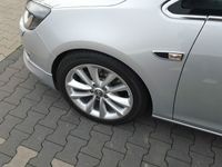 Gebraucht Opel Astra 180 PS (132 kW) 2011 Silber metallic Limousine