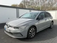 Gebraucht VW Golf VIII 131 PS (96 kW) 2020 Grau Limousine