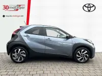 Gebraucht Toyota Aygo X Basis 72 PS (52 kW) 2025 1k3)/ black mica (209) (grau SUV