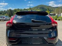Gebraucht Volvo V40 You! 179 PS (131 kW) 2015 Schwarz Limousine
