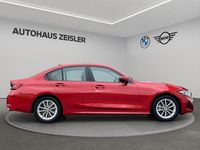Gebraucht BMW 330 Sport Line 245 PS (180 kW) 2023 Melbourne red Limousine