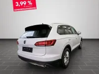 Second-hand VW Touareg Basis 231 CP (169 kW) 2023 Alb SUV