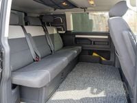 Second-hand VW T5 140 CP (102 kW) 2011 Negru Van