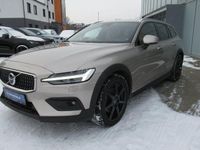Gebraucht Volvo V60 CC Ultimate 197 PS (144 kW) 2023 Gold Kombi