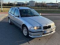 Gebraucht BMW 320 150 PS (110 kW) 1997 Silber Kombi