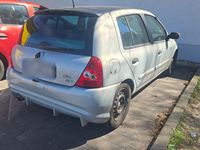 Gebraucht Renault Clio II 55 PS (40 kW) 2003 Silber Kleinwagen
