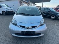 Gebraucht Toyota Aygo Basis 68 PS (50 kW) 2006 Silber Kleinwagen