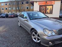 Gebraucht Mercedes C220 150 PS (110 kW) 2004 Cubanitsilber  metallic Kombi