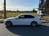 Gebraucht BMW 316 116 PS (85 kW) 2014 Weiß Limousine