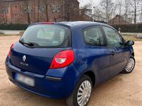 Gebraucht Renault Clio II Authentique 65 PS (47 kW) 2006 Blau Kleinwagen