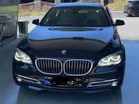 Second-hand BMW 730 258 CP (189 kW) 2013 Negru Berlinǎ