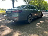 Gebraucht Mercedes E220 AMG line 200 PS (147 kW) 2022 Grün Limousine