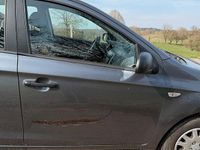 Gebraucht Hyundai i20 77 PS (56 kW) 2011 Grau Kleinwagen