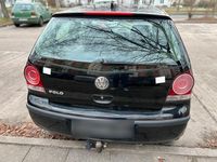 Gebraucht VW Polo 60 PS (44 kW) 2008 Schwarz Kleinwagen