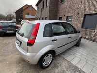 Gebraucht Ford Fiesta 69 PS (50 kW) 2004 Grau Kleinwagen