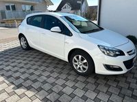Gebraucht Opel Astra 101 PS (74 kW) 2012 Weiß Limousine