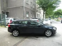 Gebraucht Volvo V60 150 PS (110 kW) 2017 Blau Kombi