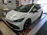 Second-hand Cupra Born 150 kW (204 CP) 2023 Alb Hatchback