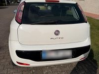 Gebraucht Fiat Punto 77 PS (56 kW) 2011 Weiß Kleinwagen