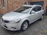 Gebraucht Kia Ceed 90 PS (66 kW) 2011 Silber Kleinwagen