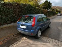 Gebraucht Ford Fiesta 60 PS (44 kW) 2006 Blau Kleinwagen