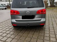 Gebraucht VW Touran 140 PS (102 kW) 2013 Grau Van / Kleinbus