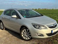 Gebraucht Opel Astra 125 PS (91 kW) 2011 Grau Limousine