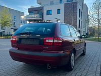 Gebraucht Volvo V40 122 PS (89 kW) 2001 Rot Kombi