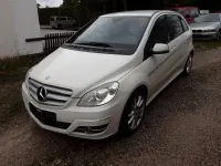 Gebraucht Mercedes B200 136 PS (100 kW) 2011 Weiß Kleinwagen