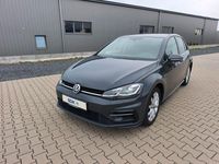 Gebraucht VW Golf VII Highline 150 PS (110 kW) 2019 Grau Limousine