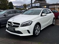 Gebraucht Mercedes A180 122 PS (89 kW) 2017 Calcitweiss/zirrusweiss Kleinwagen