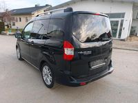 Gebraucht Ford Tourneo Titanium 101 PS (74 kW) 2016 Schwarz Kombi