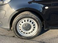 Gebraucht Mercedes e-Vito 11 kW (15 PS) 2023 Schwarz Van / Kleinbus